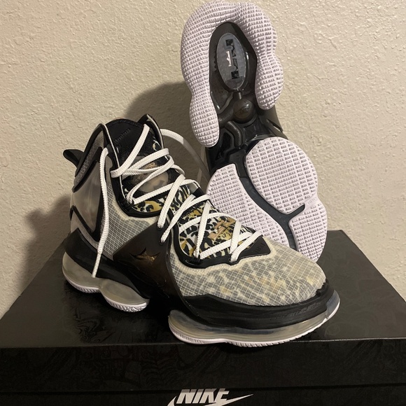 Nike Lebron 19 \